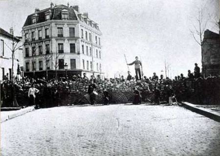 Οδόφραγμα στο Παρίσι κατά τη διάρκεια της Κομμούνας.