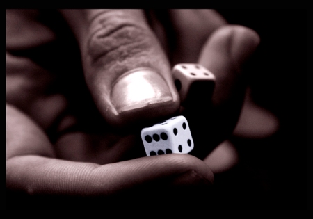 dice_in_my_hand_by_lutekinci